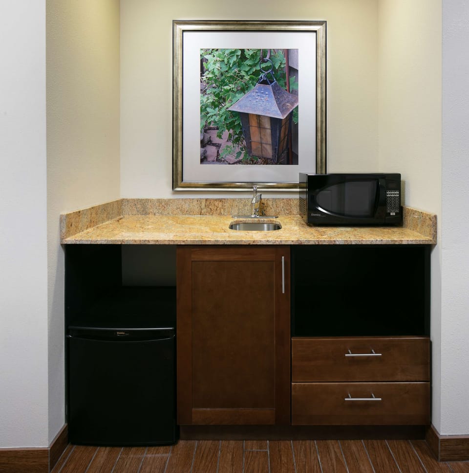 In-room safe, cribs/infant beds, rollaway beds, free WiFi