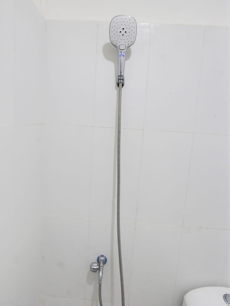 Deluxe Double Room | Bathroom | Shower, soap, shampoo