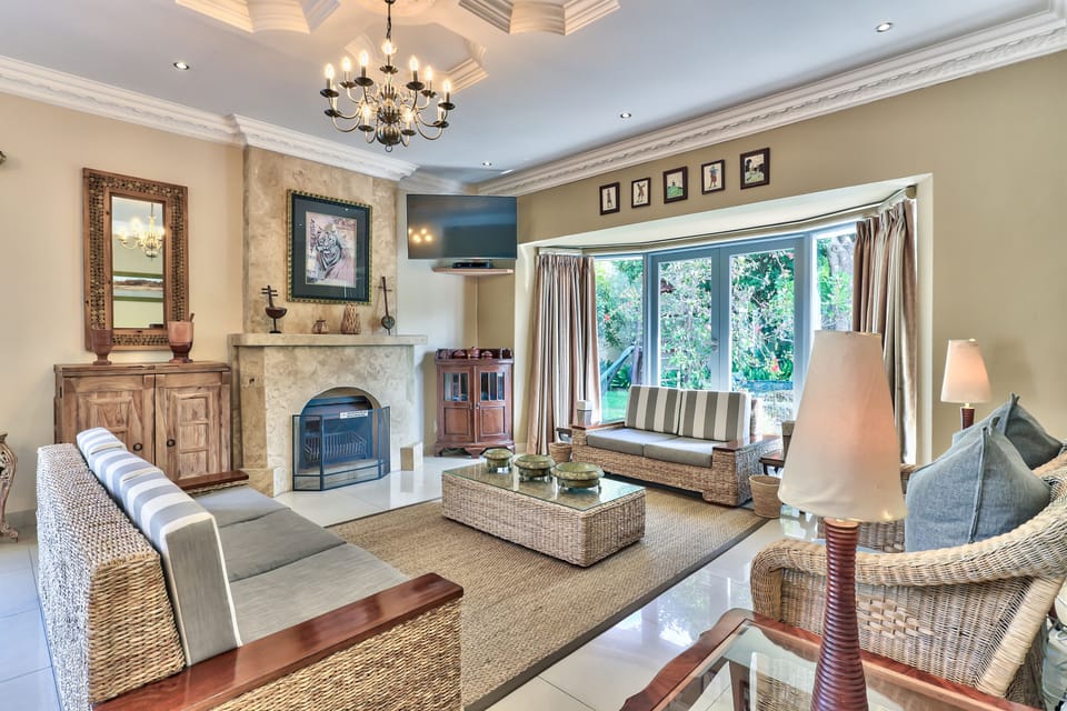 43-inch Smart TV with satellite channels, TV, Netflix