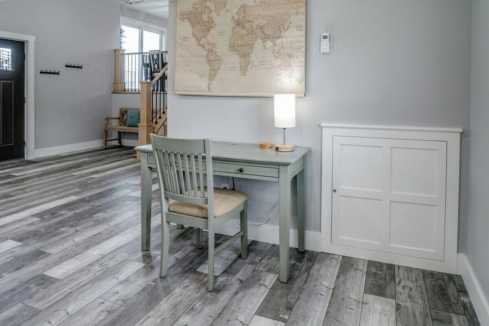 Desk area to work "from home"