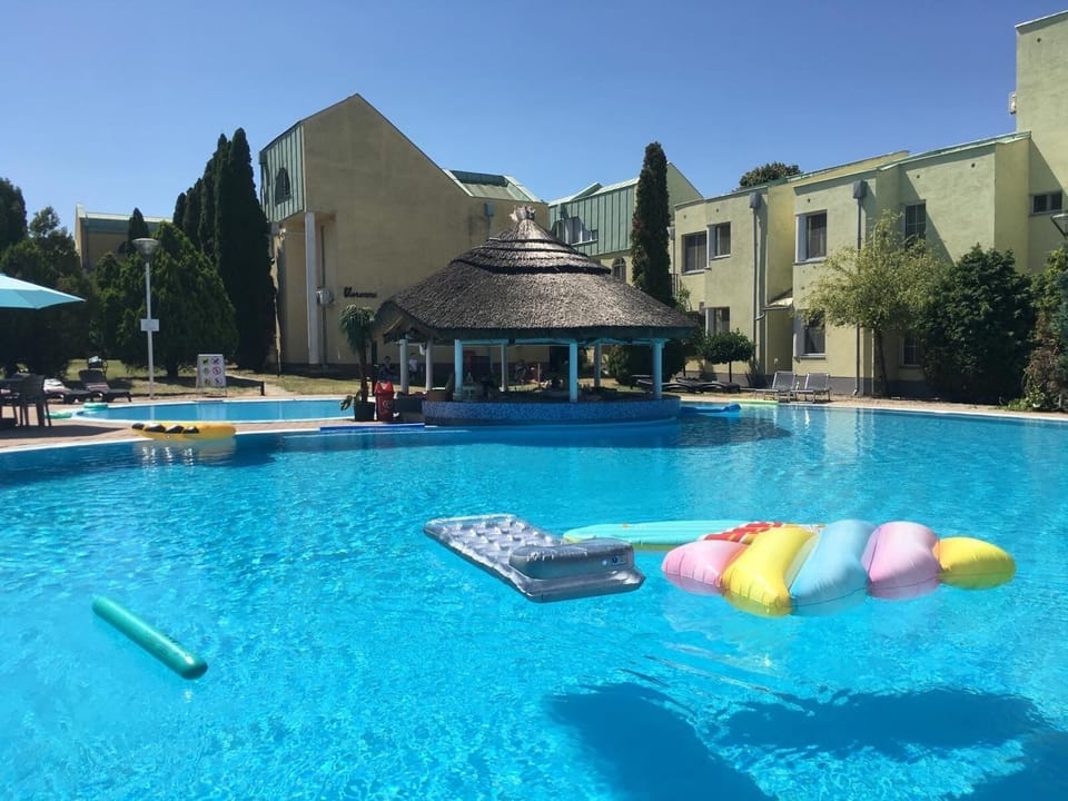Pool (3)