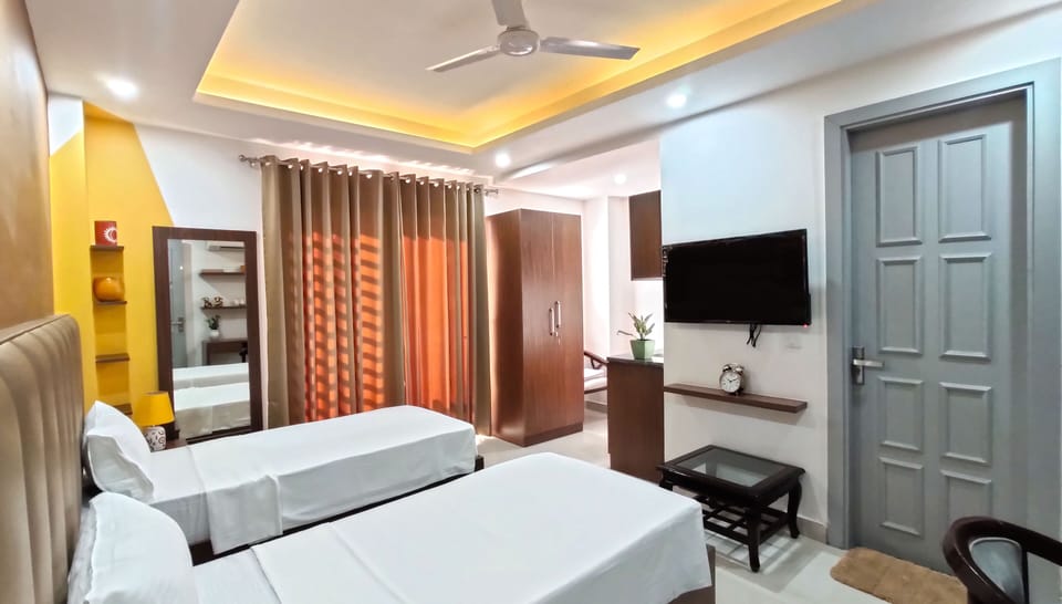 Executive Shared Dormitory | Premium bedding, individually furnished, desk, free WiFi