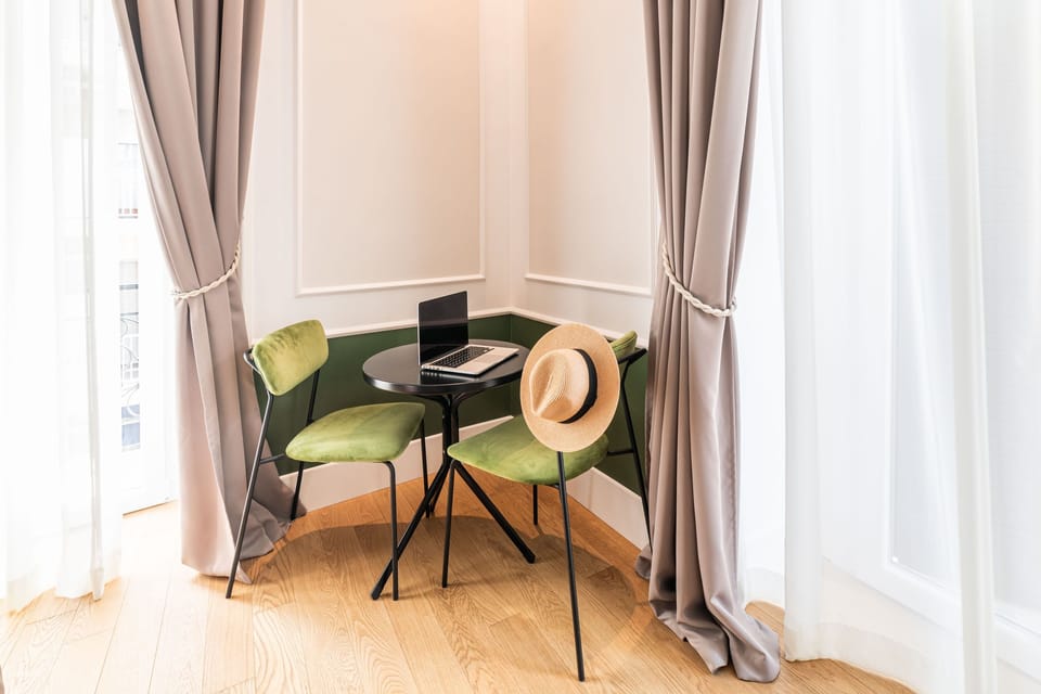 Luxury Double Room | In-room safe, desk, soundproofing, free WiFi