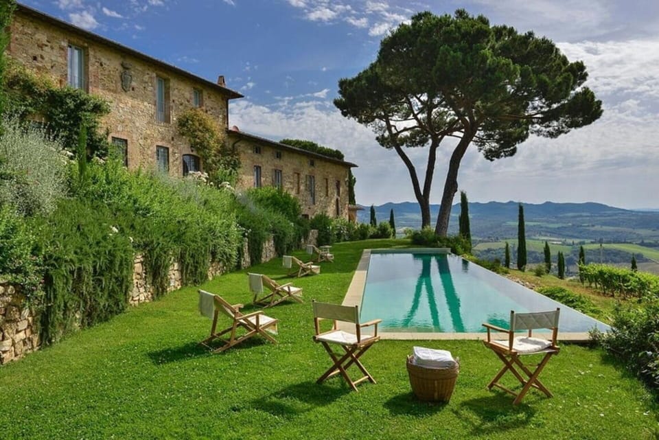 Activities, Building Exterior, Garden, Hot Tub, Pool, Scenic View, Spring, Summer