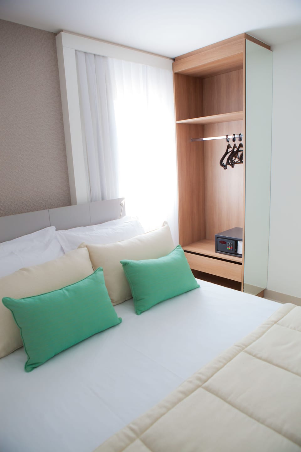 Minibar, in-room safe, desk, free WiFi
