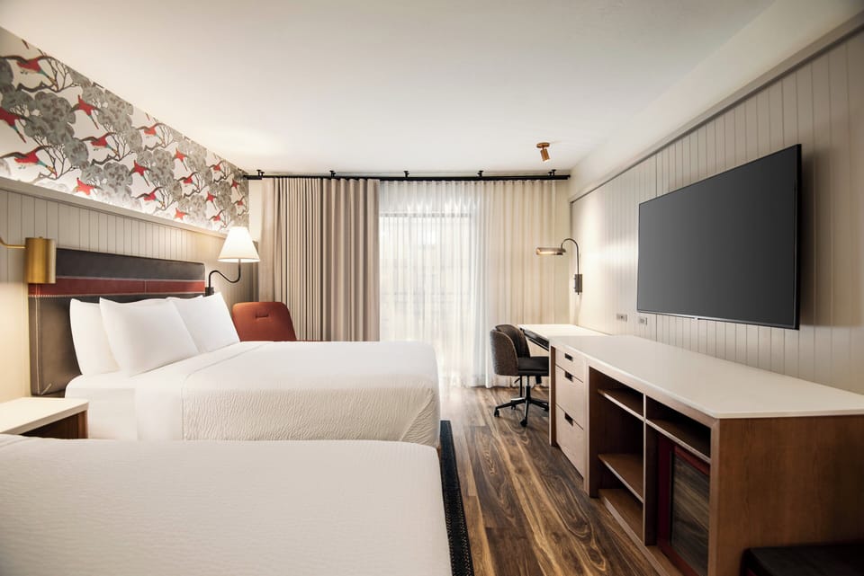 Standard Room, 2 Queen Beds (Atrium View) | Hypo-allergenic bedding, in-room safe, desk, blackout drapes