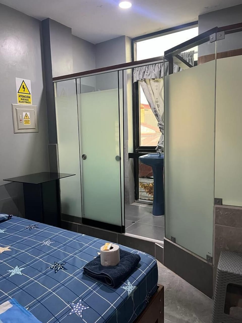 Panoramic Single Room | Desk, soundproofing, WiFi (free), bed sheets