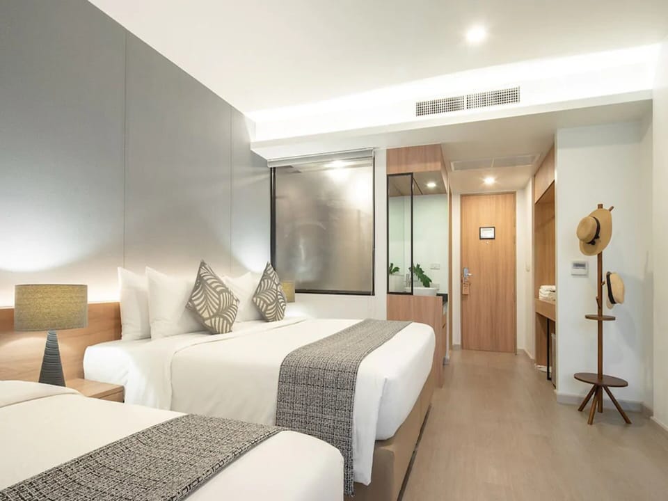Deluxe Triple Room | City view