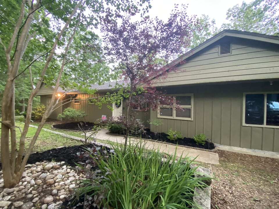 Lafefront cottage