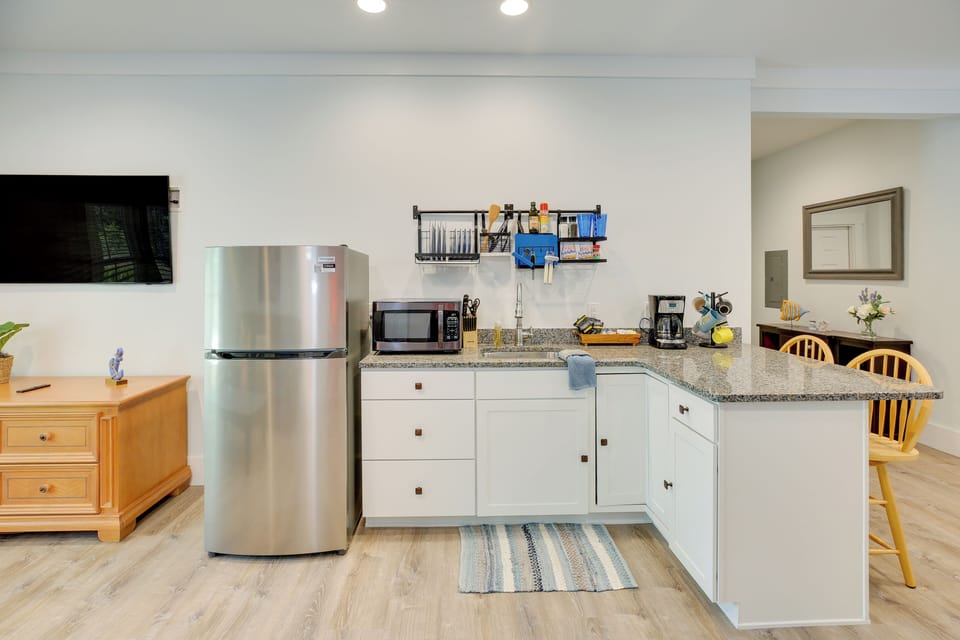 Kitchenette | Free WiFi