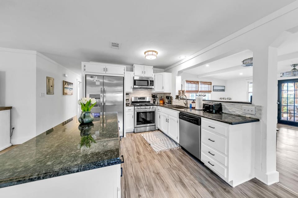 Gourmet kitchen