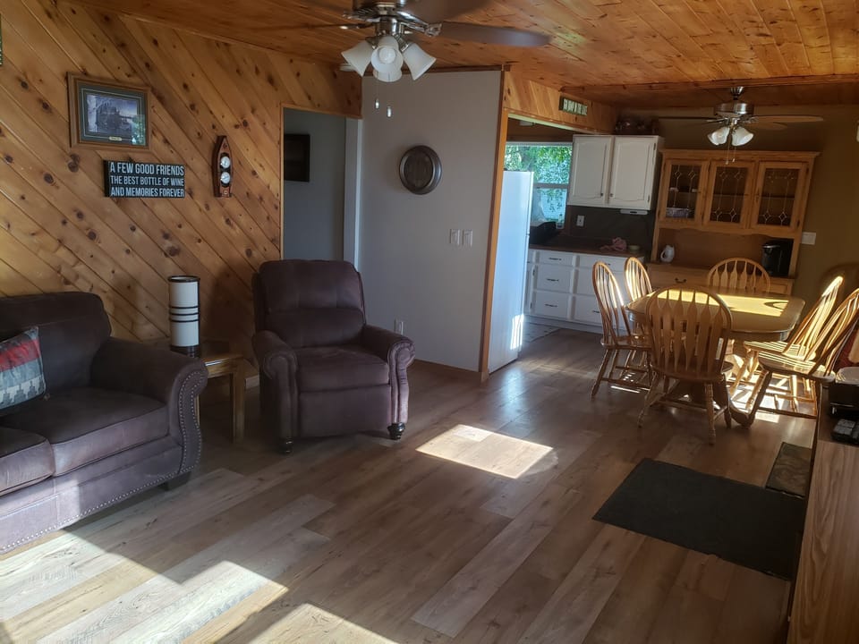 living room/dining room