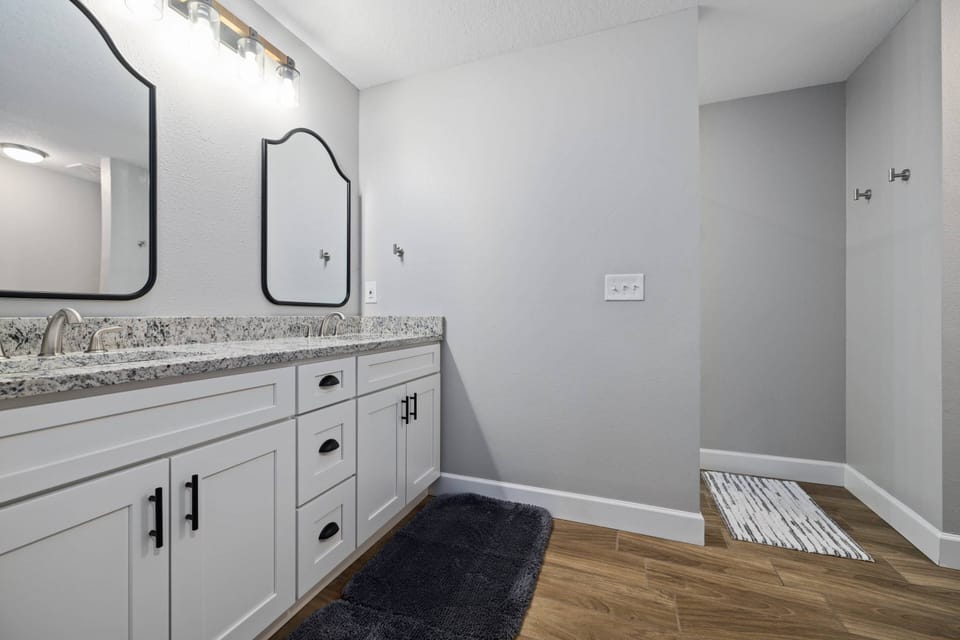 Master Bathroom with Double Sinks!