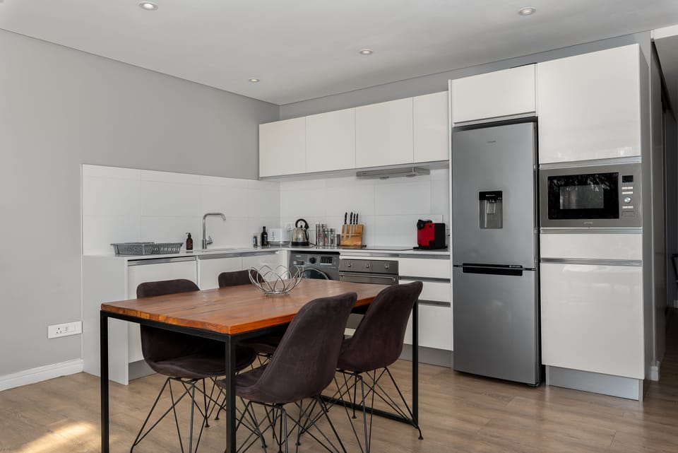 Classic Apartment | In-room dining