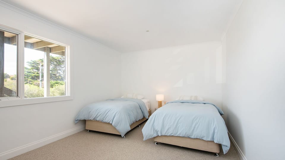 Downstairs bedroom  6 with two single beds 