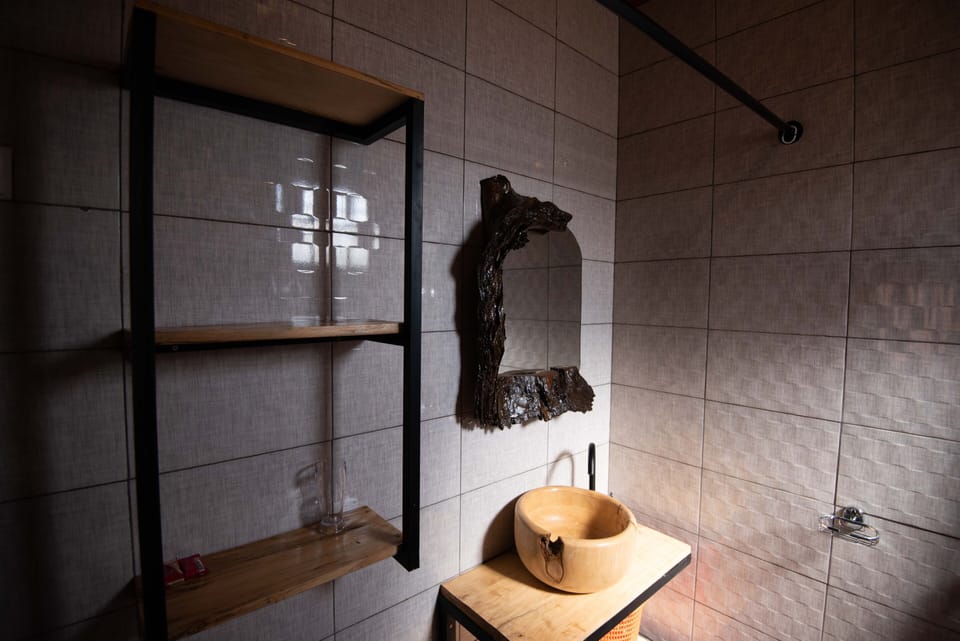Comfort Room | Bathroom | Slippers, towels