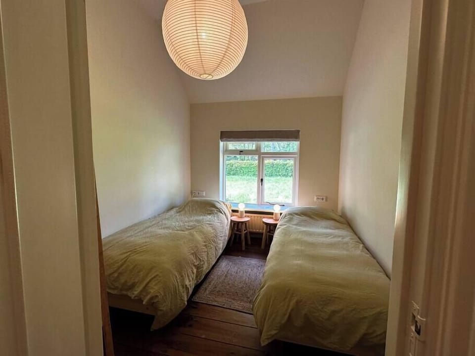 Bedroom 1 (1)