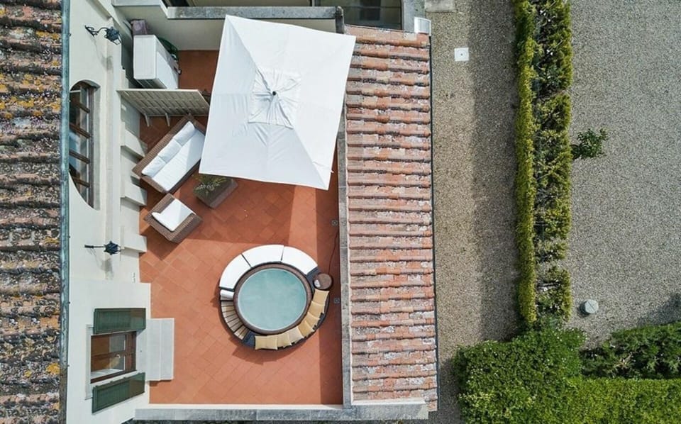 Amenities, Balcony / Terrace / Patio, Building Exterior, Garden, Outdoor, Pool, Spring, Summer