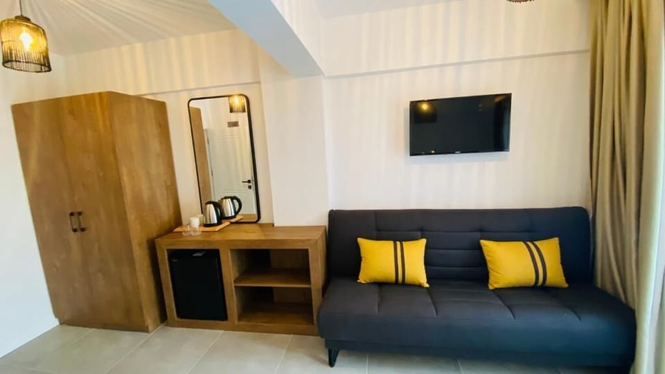 Family Triple Room, City View | Free WiFi