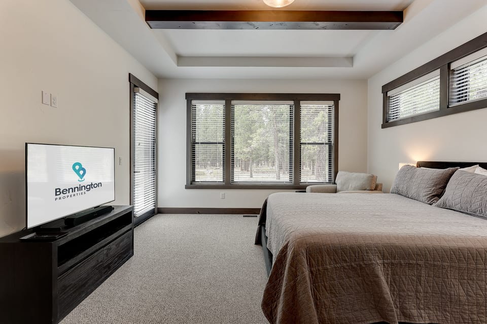 Ensuite King Bedroom - Main Level