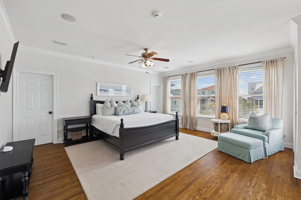 3rd Floor - Primary King Suite