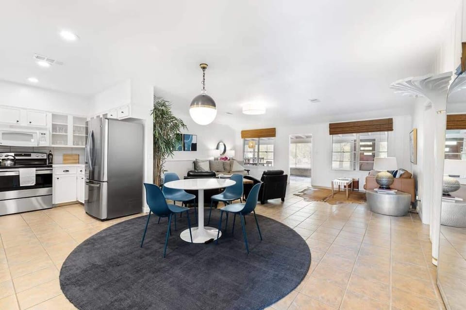 Open kitchen, dining and living room area