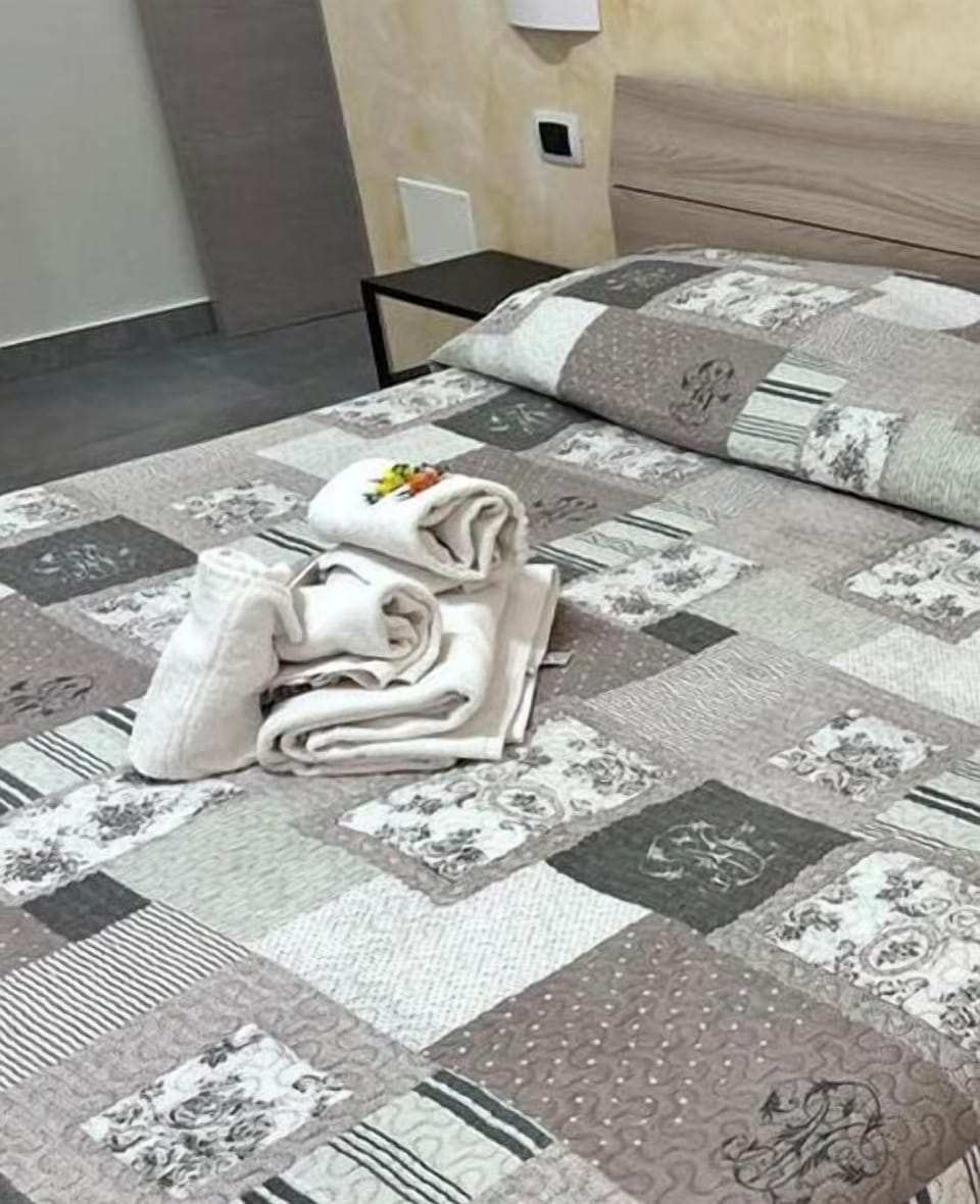 Deluxe Double Room | In-room safe, desk, blackout drapes, soundproofing