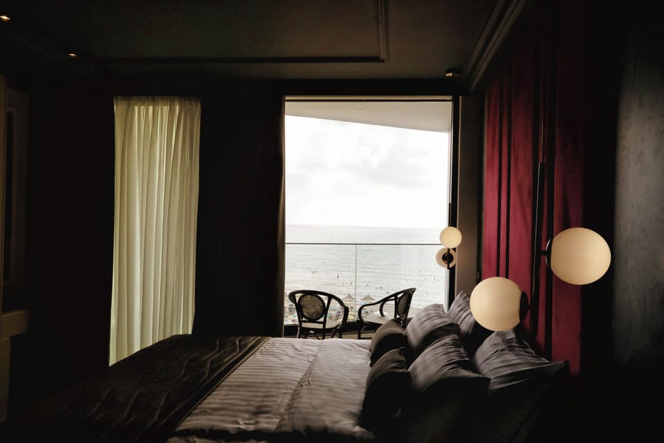 Superior Double Room, Sea View | In-room safe, desk, soundproofing, free WiFi