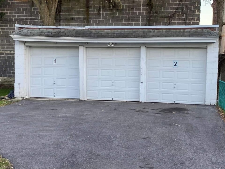 Private, off street parking for you in the back of the unit. 