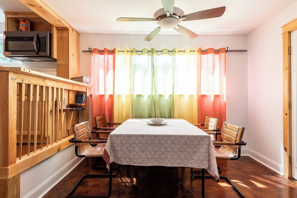 Lower level — Dining Area