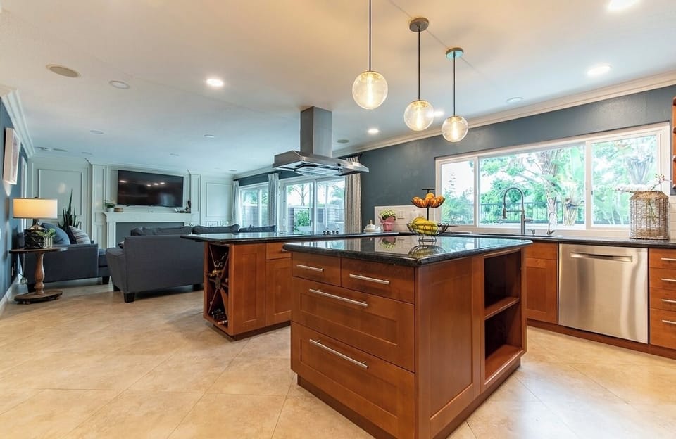 Kitchen with all you need . 