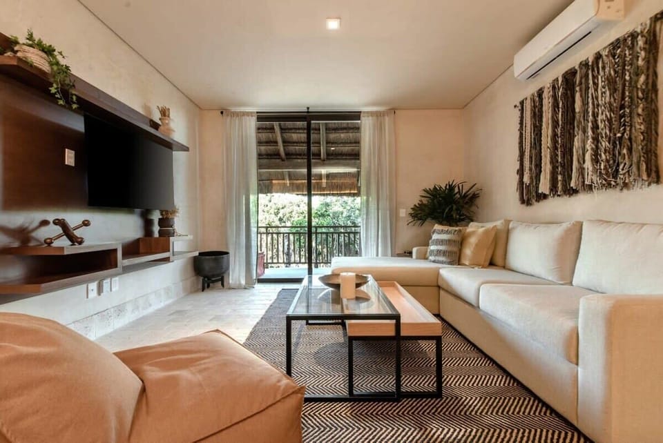 Spacious living room