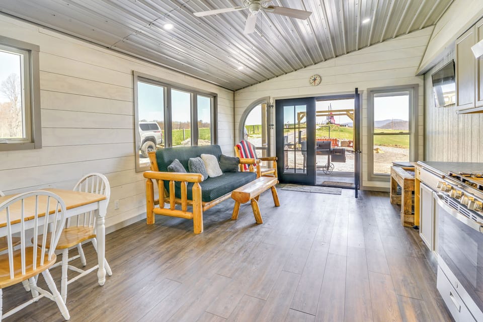 Living Room | Full Futon | Smart TV | Gas Log Fireplace