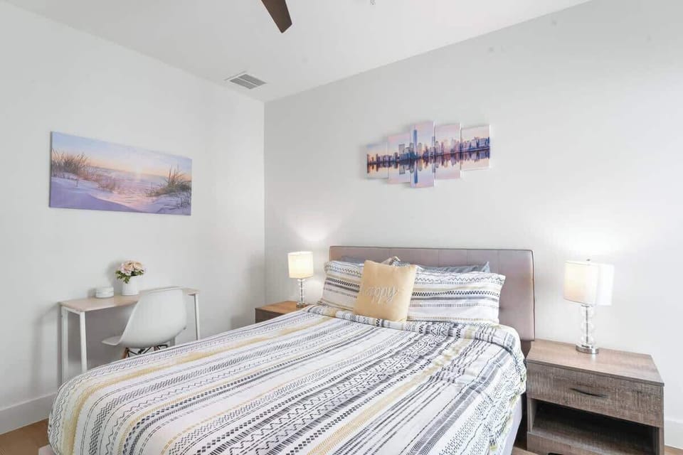 Master Bedroom (direct access to private balcony)