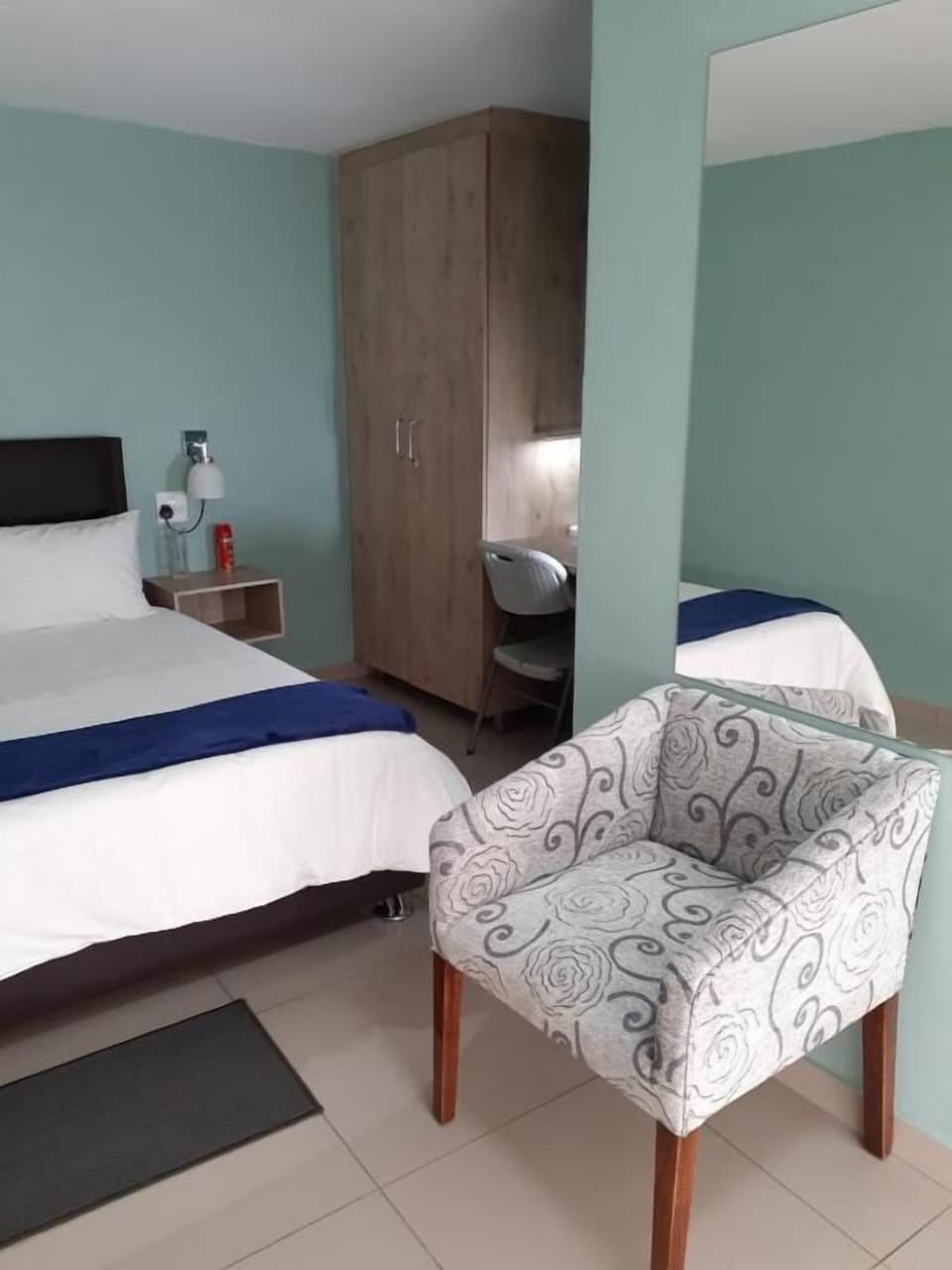Desk, laptop workspace, iron/ironing board, free WiFi