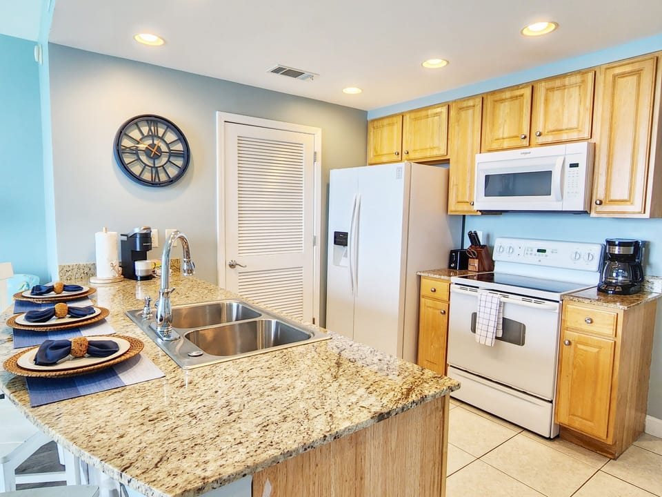 Kitchen with full-size appliances 