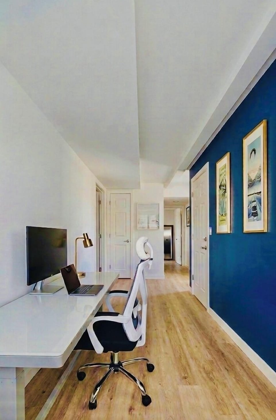 Working space with lift deck and high speed wifi