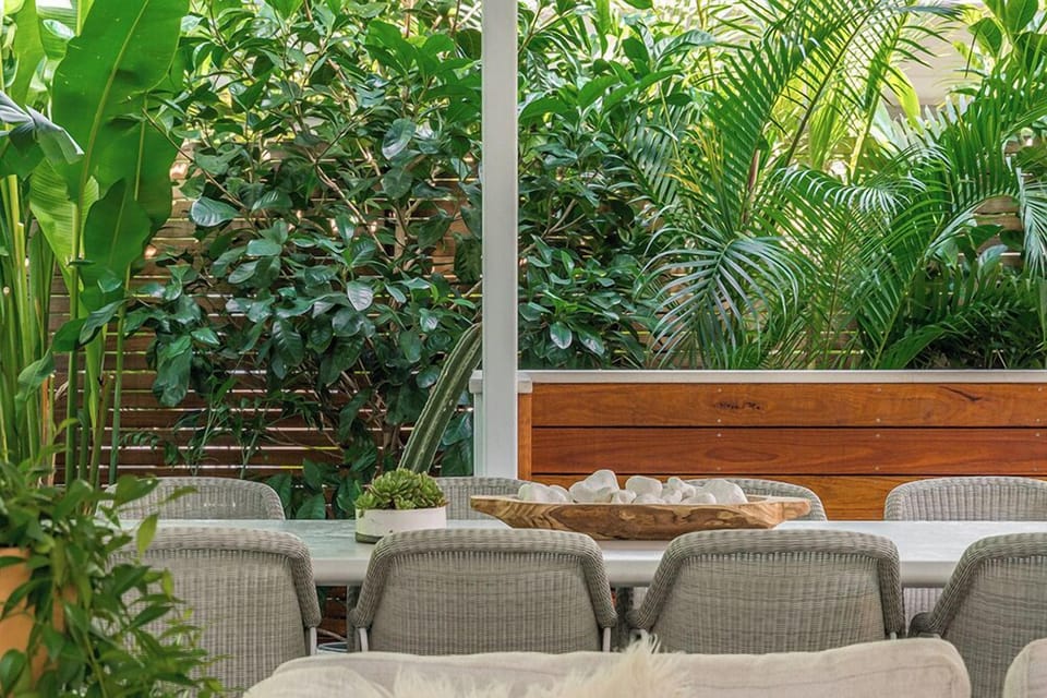 Outdoor dining
