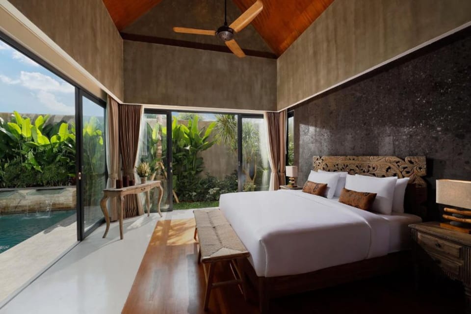 Villa Eliza - Three Bedroom Villa Private Pool | 3 bedrooms, pillowtop beds, free minibar items, in-room safe