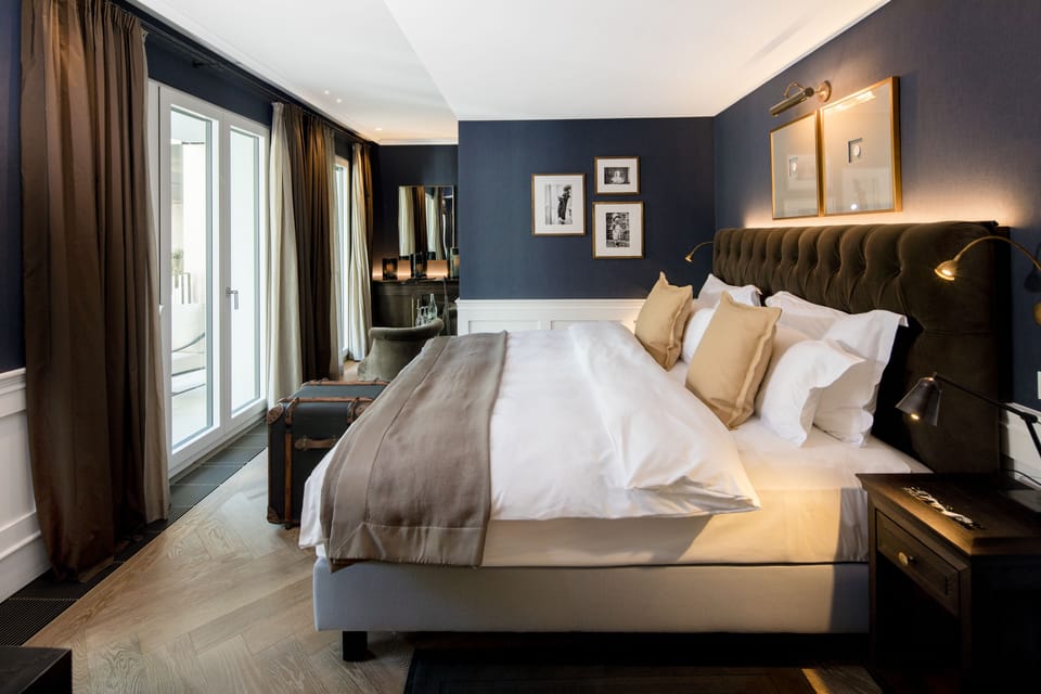 Executive Double Room, 1 King Bed | Premium bedding, down comforters, free minibar, in-room safe