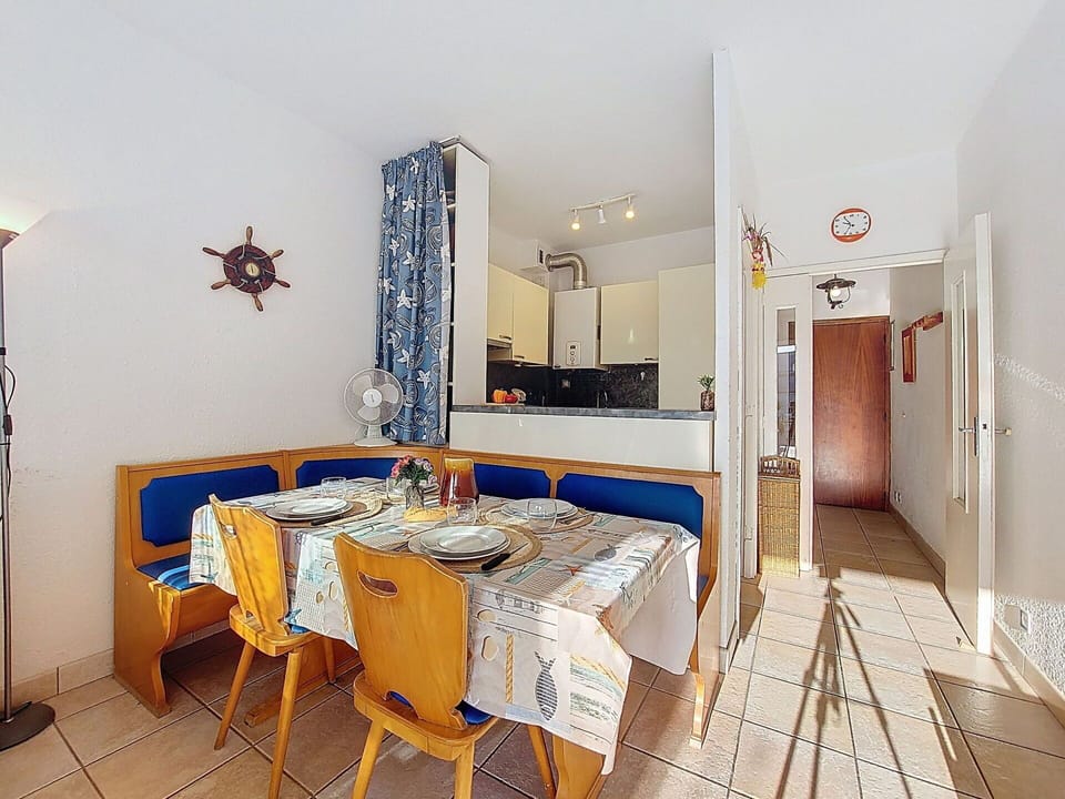 Wood, Flooring, Interior Design, Floor, Furniture, Apartment, Chair, Wood Stain, Kitchen & Dining Room Table, Living Room