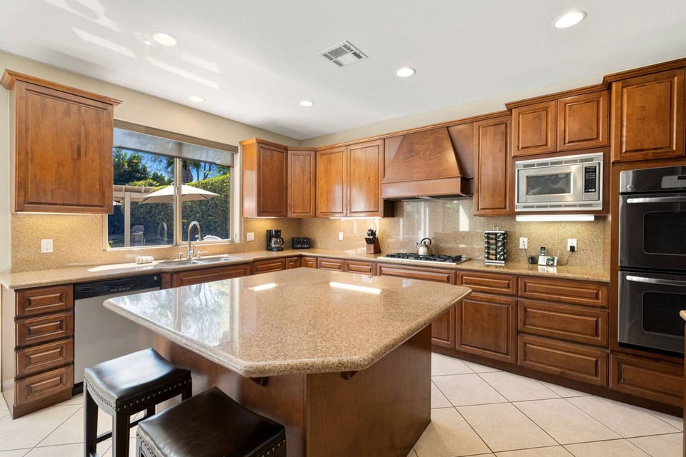 Large Kitchen with Lots of Counter & Storage Space