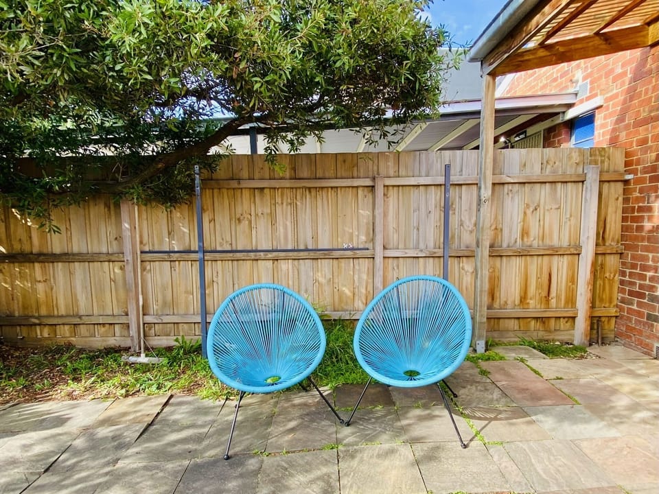 Outdoor area and private enclosed car space