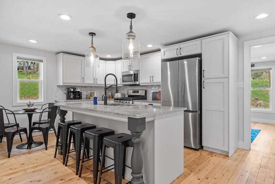 Full-stocked kitchen that fits your kitchen needs.