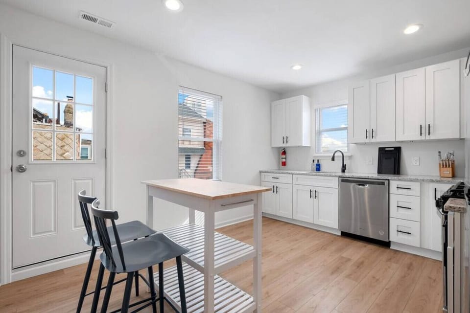 Say goodbye to dishwashing chores forever - our kitchen boasts a convenient dishwasher complete with dishwasher tablets, ensuring a hassle-free clean up experience.