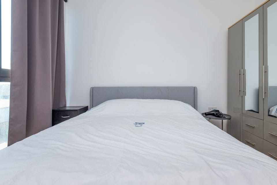 2 bedrooms, iron/ironing board, free WiFi