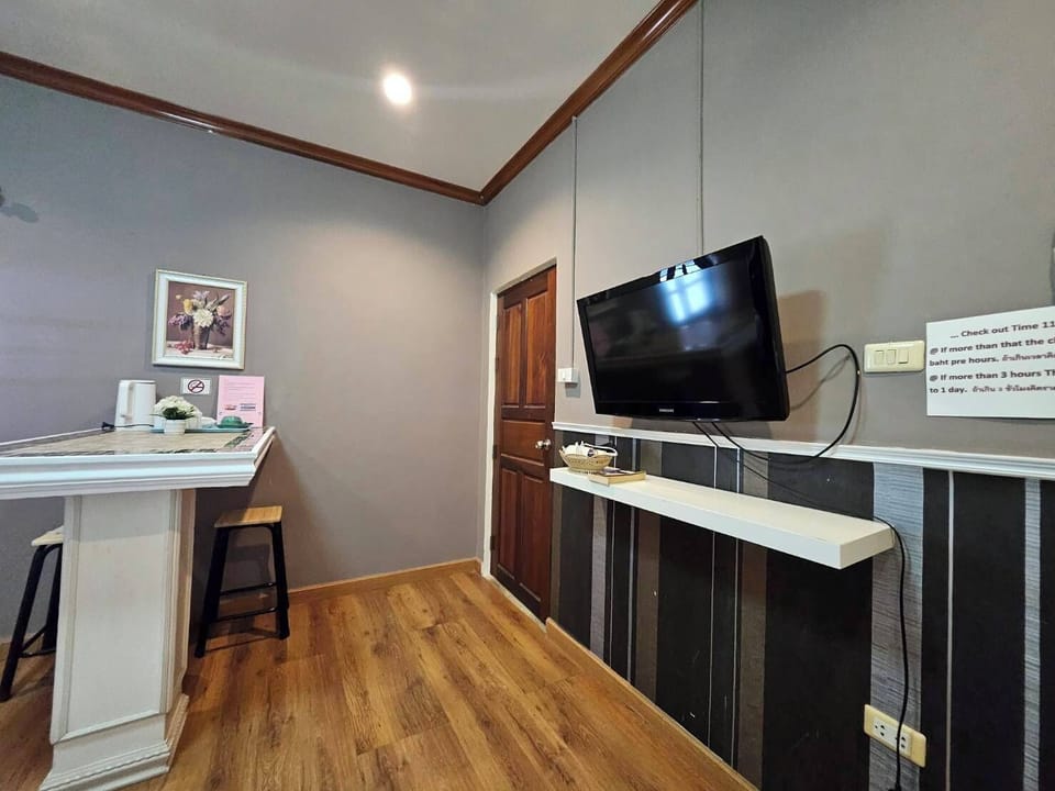 Deluxe Twin Room | Soundproofing, free WiFi, bed sheets