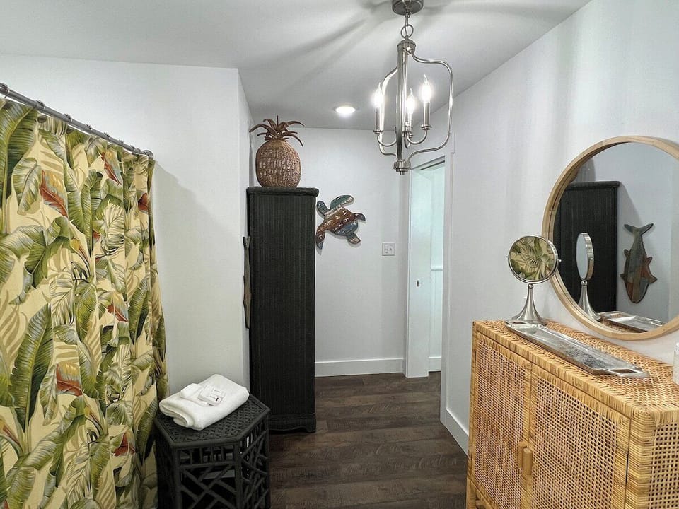 Bedroom 2 Bath