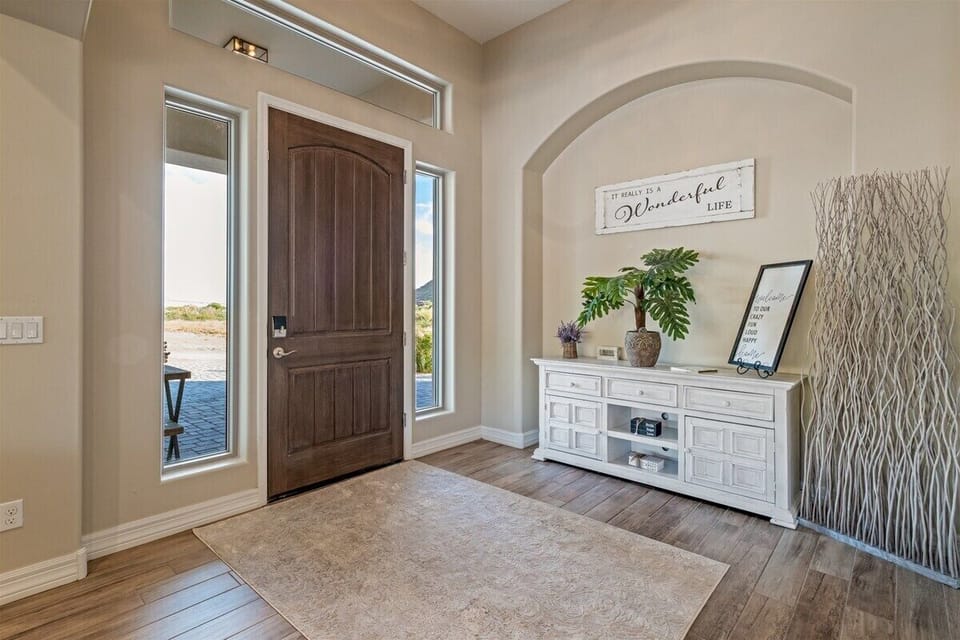 Make it a wonderful life at this home away from home.