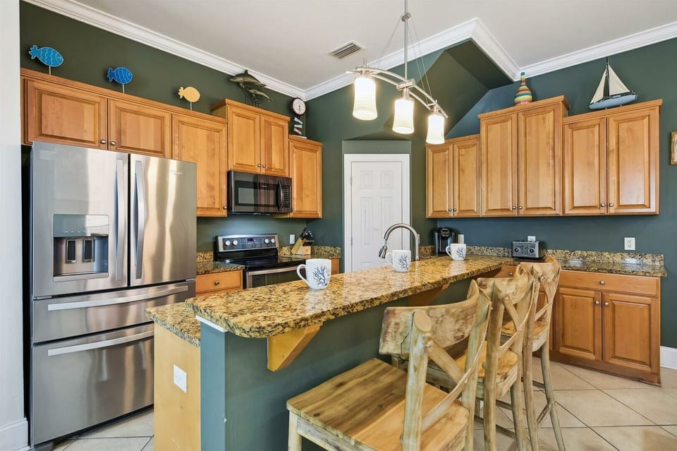 1st Floor Full Size Kitchen with Bar Seating